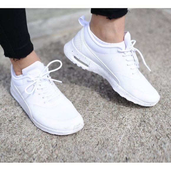 🤩NEW 9.5 Women Shoes Sneakers Running Nike Air Max Thea triple White 599409-115